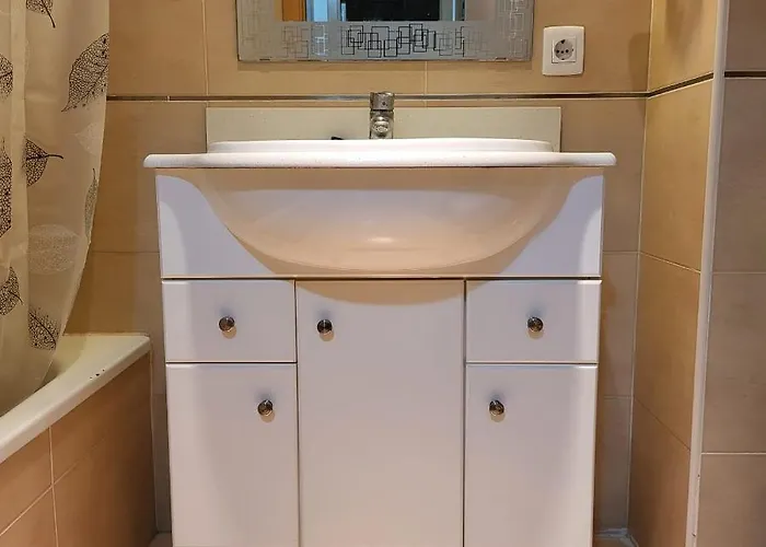 Coqueto Con Garaje En Conil * カディス